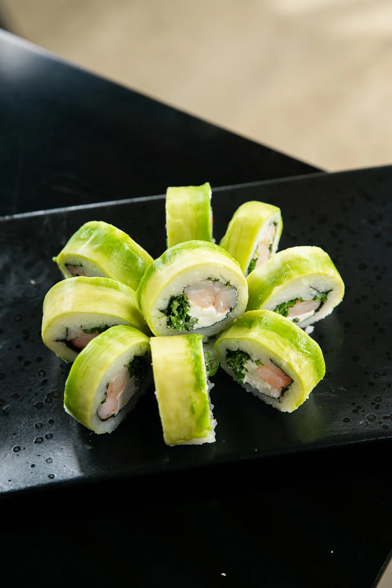 Roll envuelto en palta.